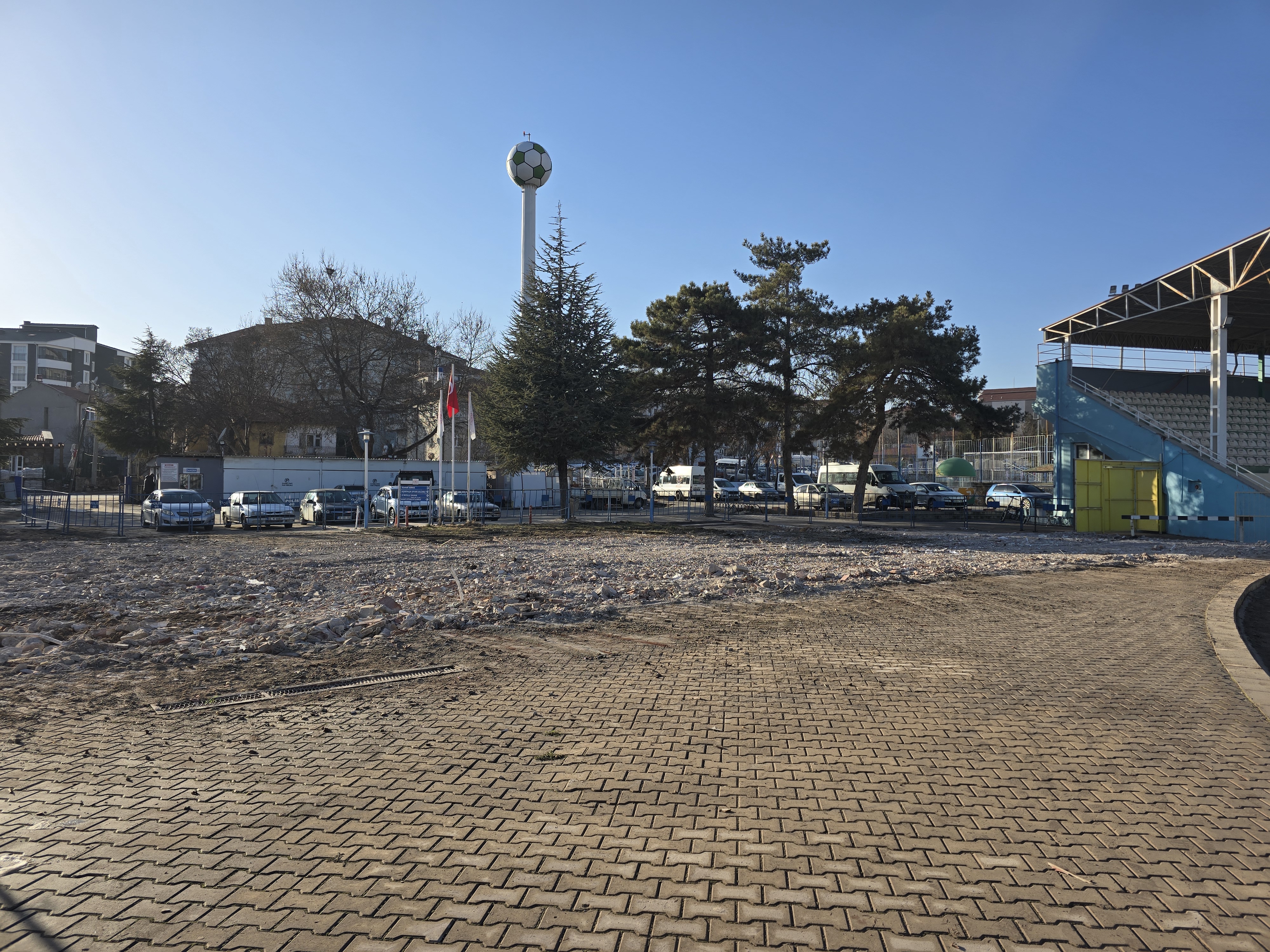 Ahi̇ Stadyumu Yerleşkesi̇nde Dönüşüm Başladi (2)