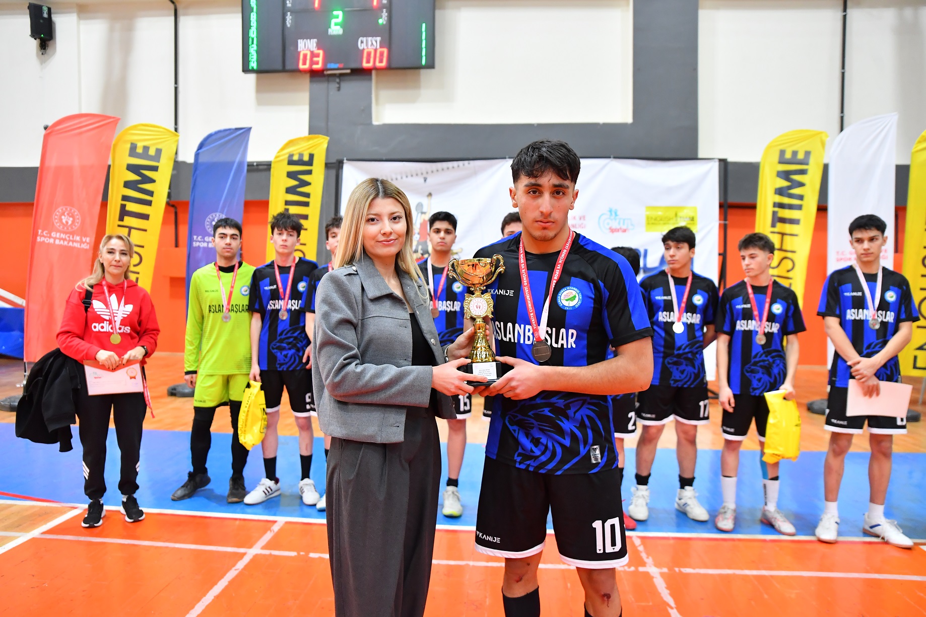 Alkışlar Kaman Fen Lisesi’ne (2)