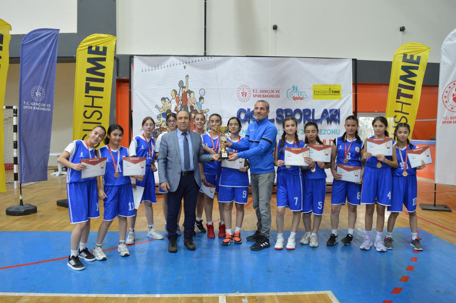 Cacabey Ortaokulu Basketbolda Şampiyon (3)