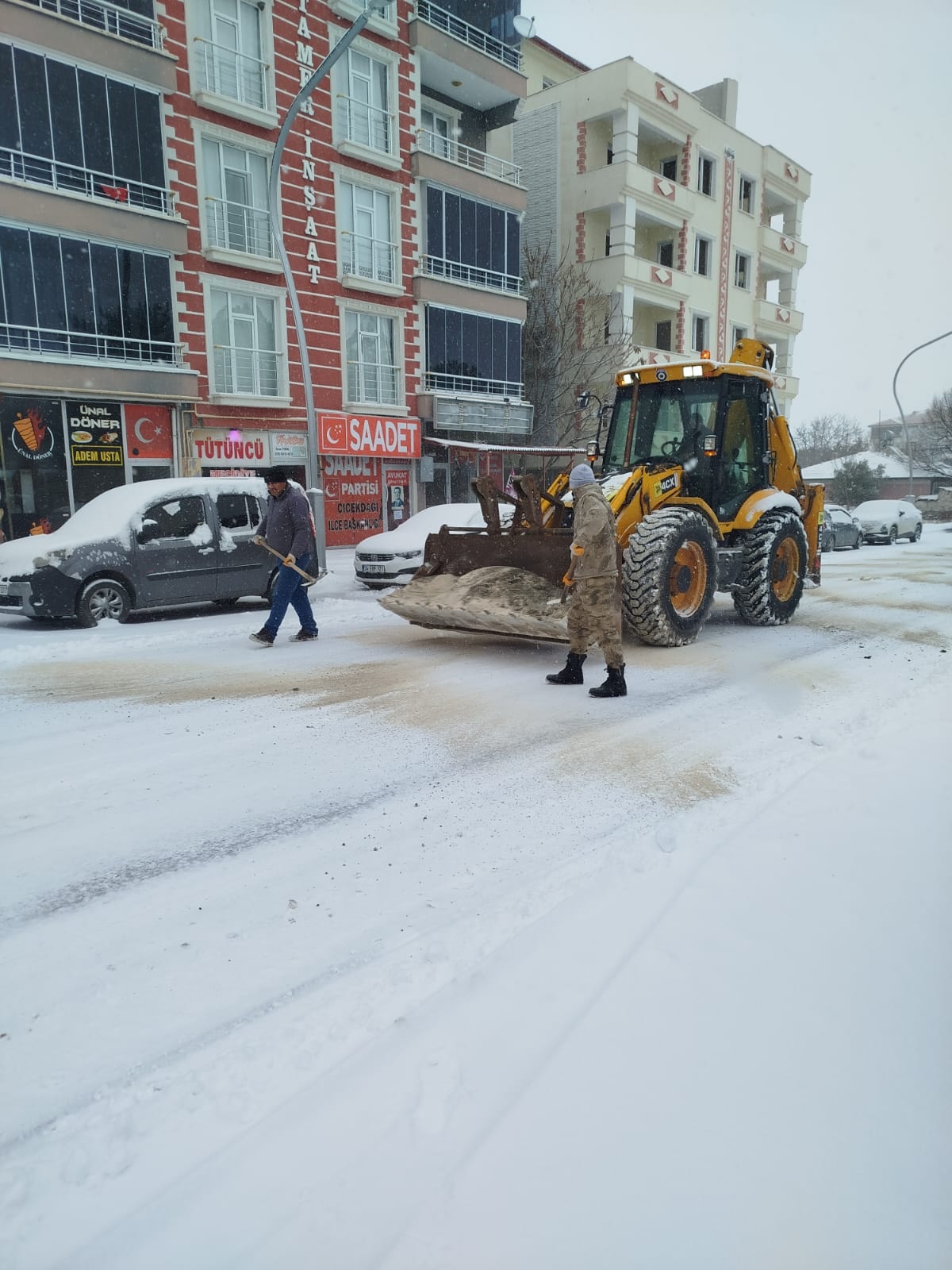 Çiçekdağı’nda Karla Mücadele Çalışmaları Yeni Yılda Da Devam Ediyor