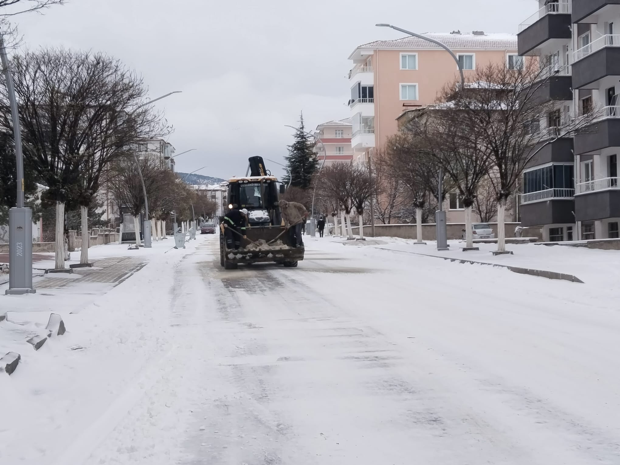 Çiçekdağı’nda Karla Mücadele Çalışmaları Yeni Yılda Da Devam Ediyor3