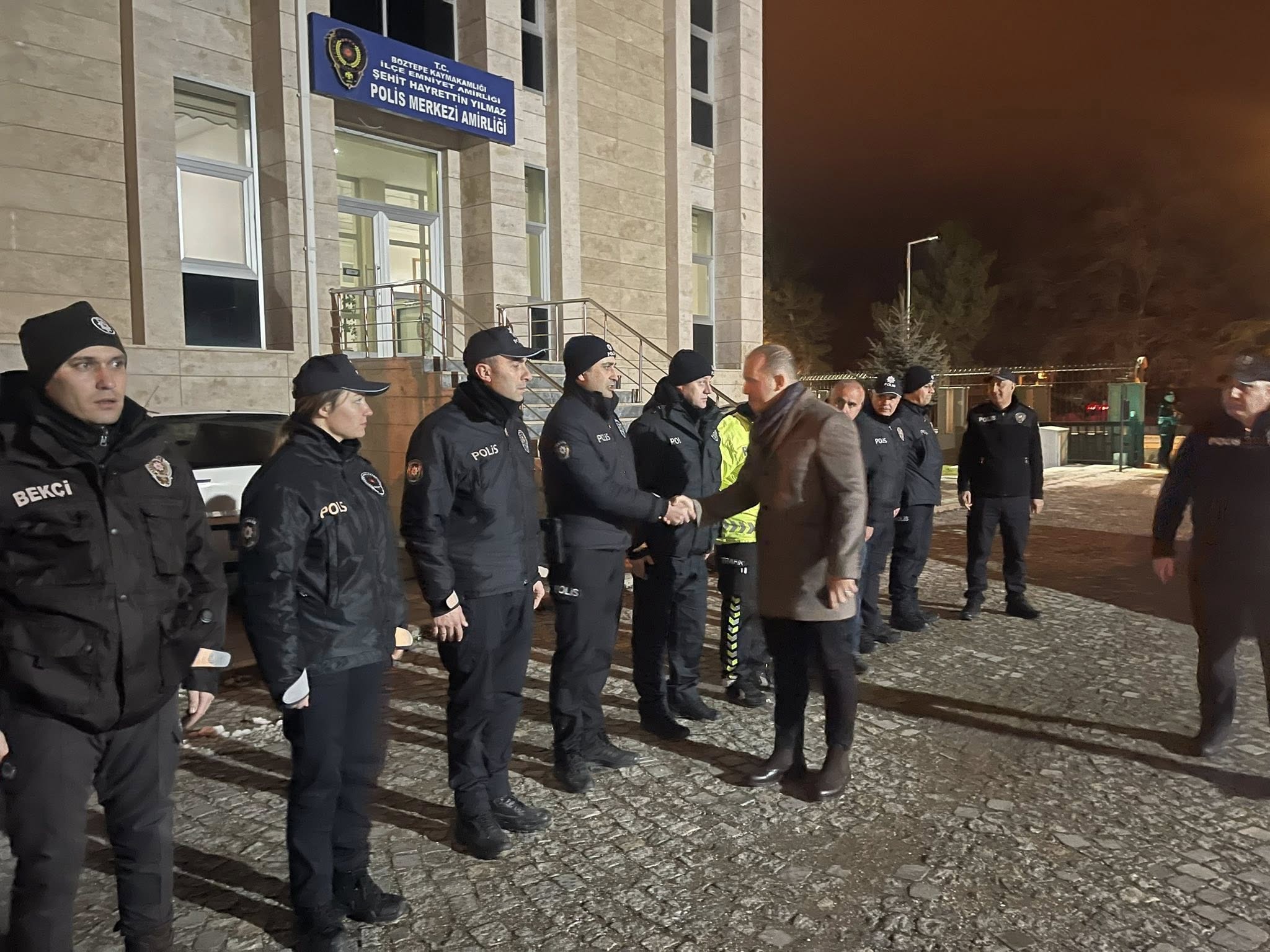 Kaymakam Bayram’dan Güvenlik Ve Sağlık Çalışanlarına Yeni Yıl Kutlaması