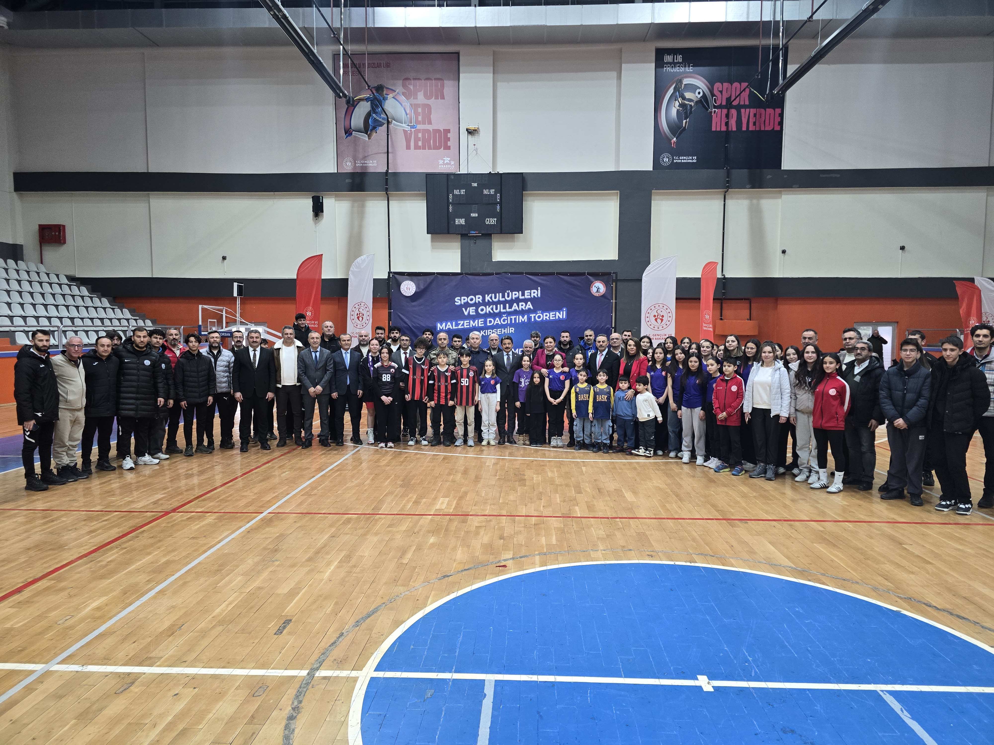 Kırşehir’de Amatör Spor Kulüpleri Ve Okul Takımlarına Büyük Destek (1)