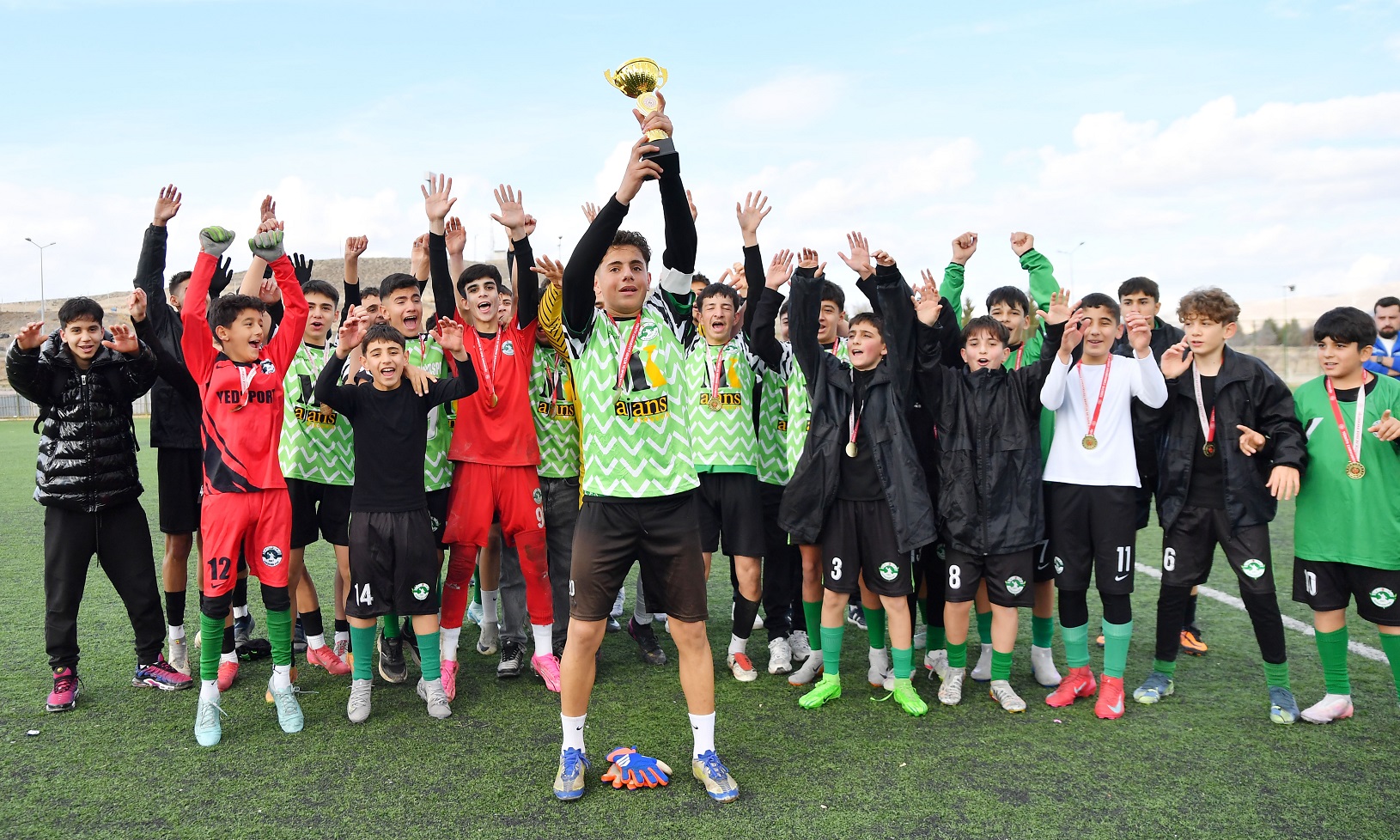 Kirşehi̇rspor U16’Da Yeni̇lgi̇si̇z Şampi̇yon (1)