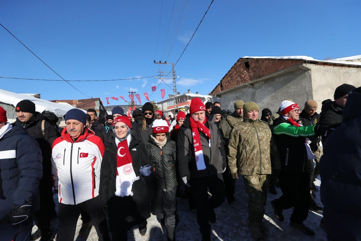 Türki̇ye, Sarikamiş'ta Şehi̇tler İçi̇n Yürüdü (4)