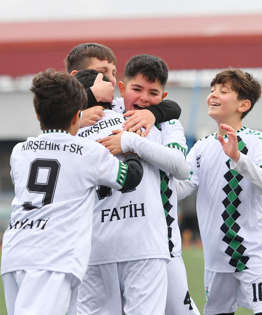 U12 Li̇gi̇’nde Dev Maç Kirşehi̇rspor’un 3 (1)