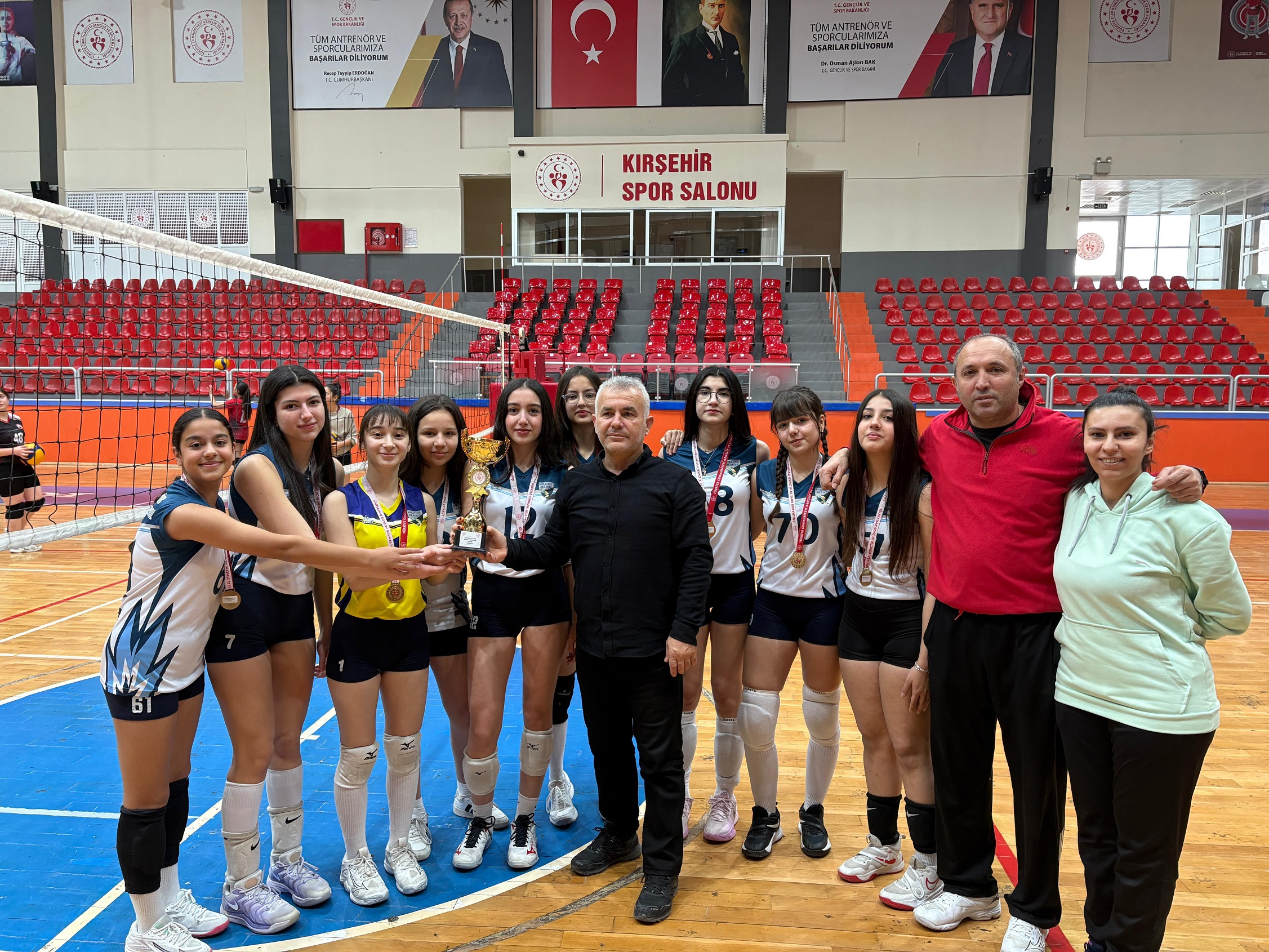 Yıldız Kızlar Voleybolda Şampiyon Akademispor B Oldu (1)