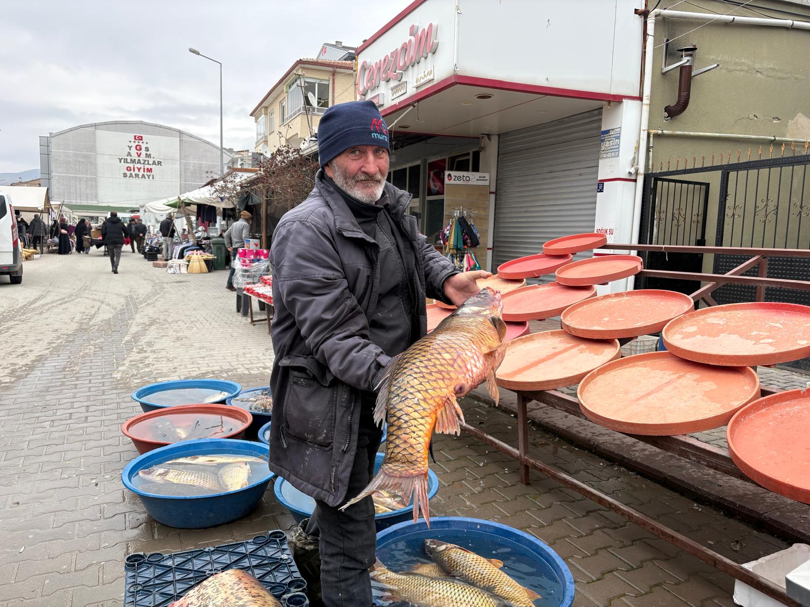2 Metrelik Yayın Balığı Kırşehirli Vatandaşları Şoka Uğrattı!1