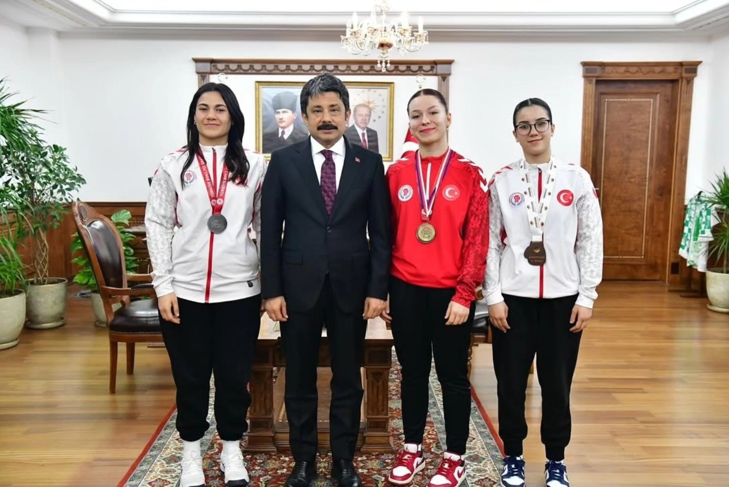 Boksörlerden Vali Demiryürek’e Ziyaret (1)