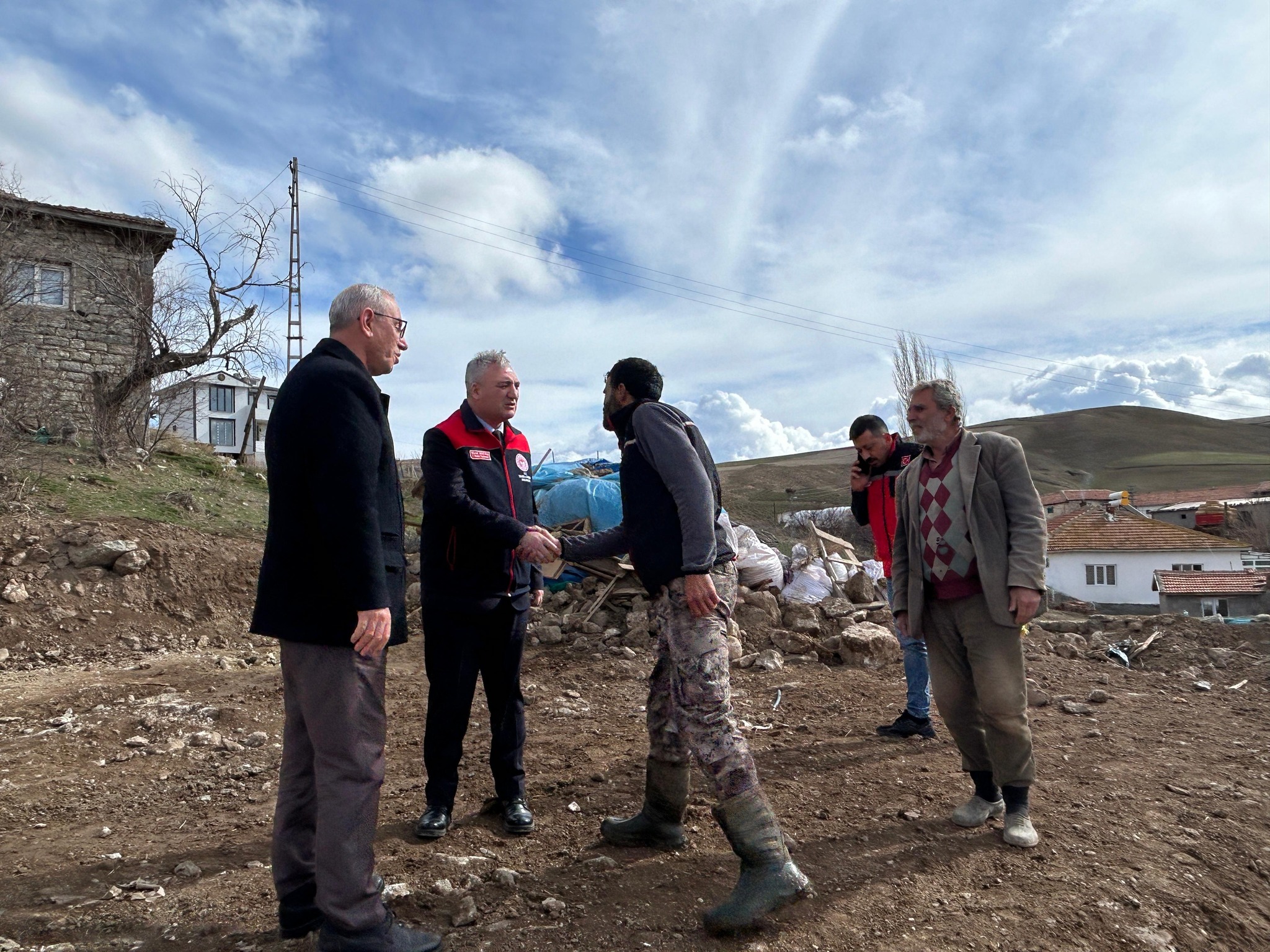 Kırşehir Çiçekli Köyü’nde Çadır Çöktü, 9 Küçükbaş Telef Oldu4