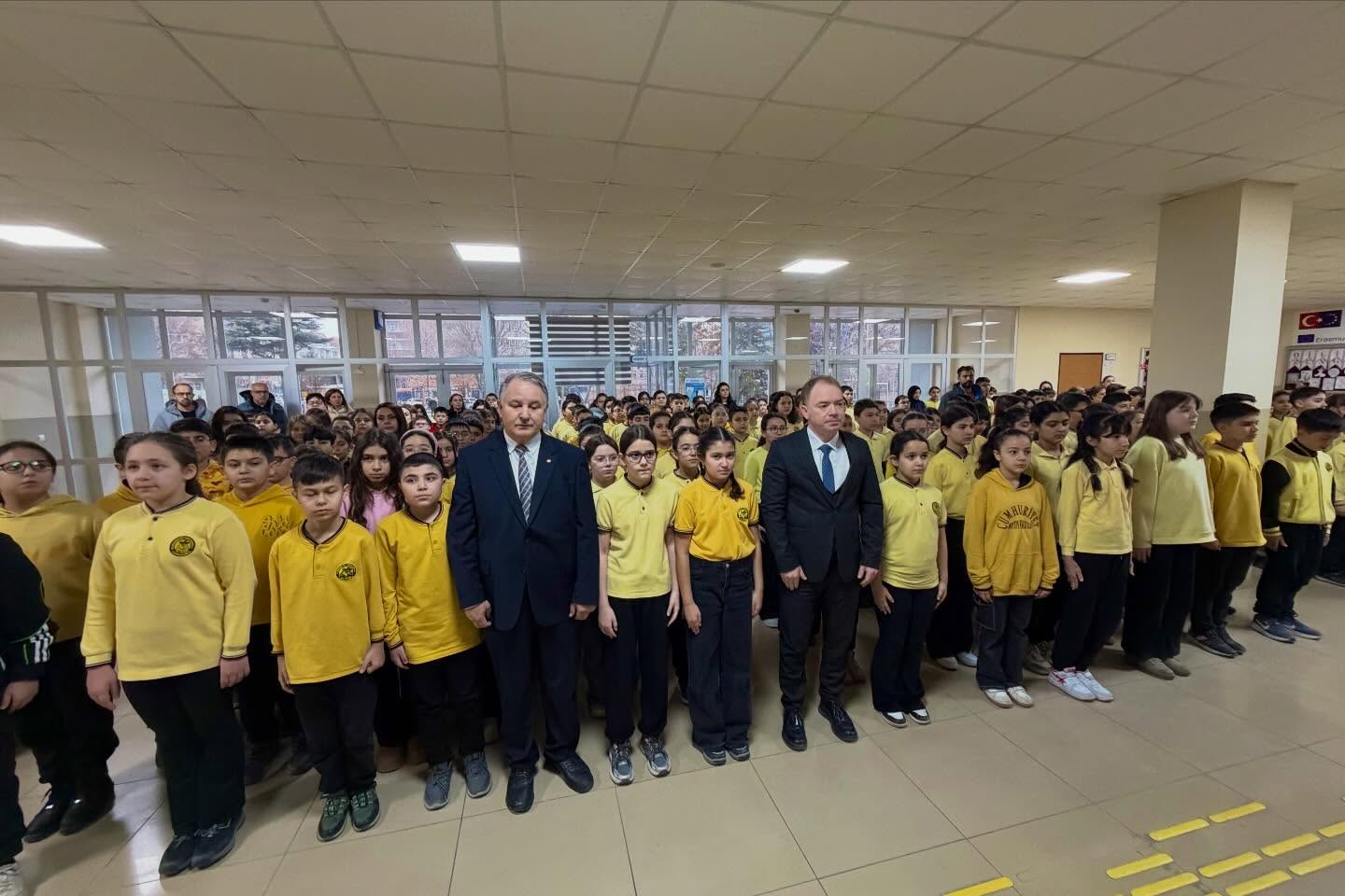 Kırşehir’de 6 Şubat Deprem Şehitleri Için Saygı Duruşu 1