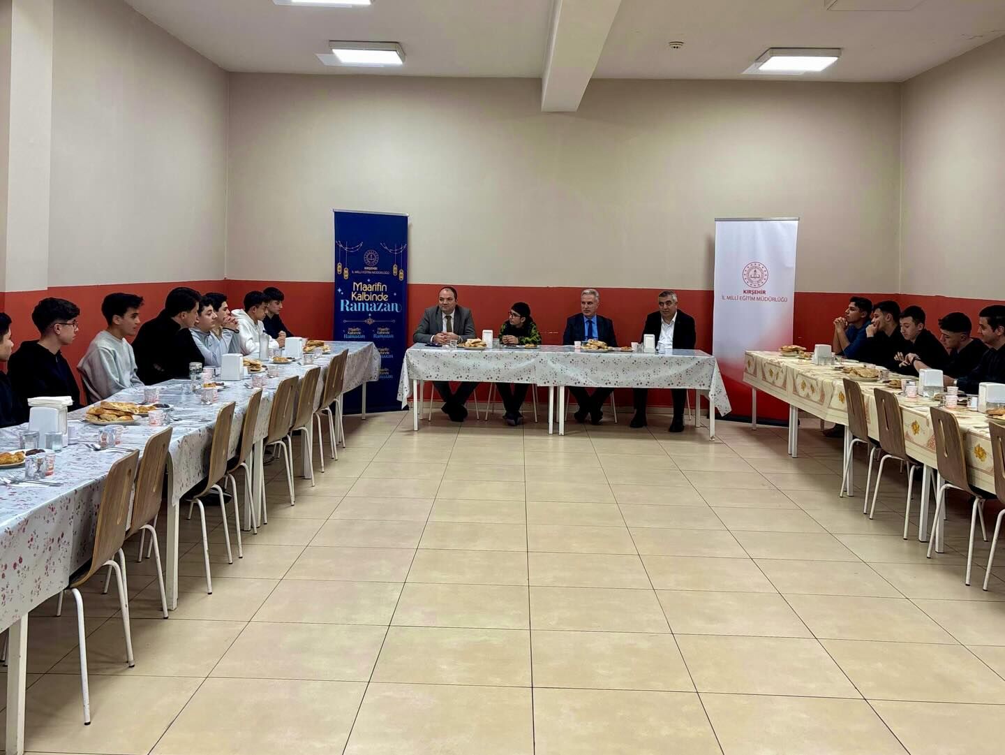 Kırşehir’de “İftarda Konuşalım” Programı Öğrencileri Bir Araya Getirdi2