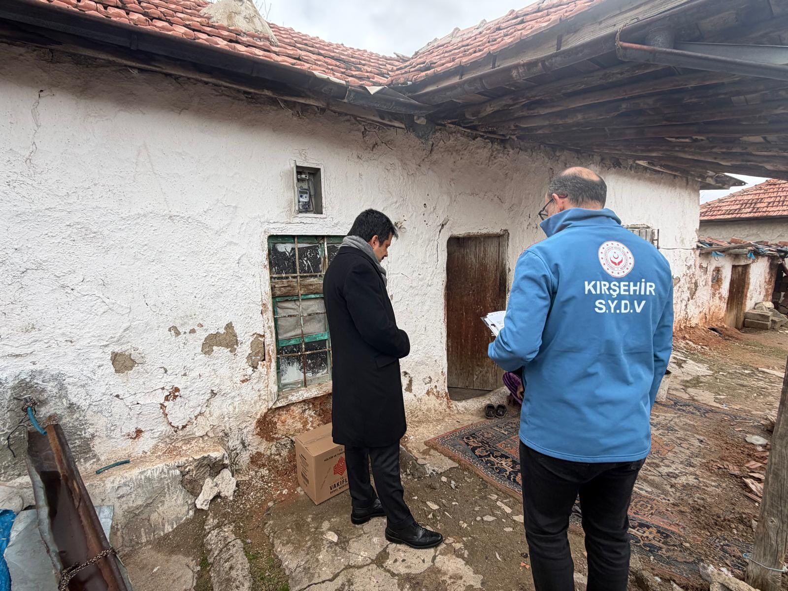 Kırşehir’de İhtiyaç Sahibi Ailelerin Kapısı Tek Tek Çalınıyor3