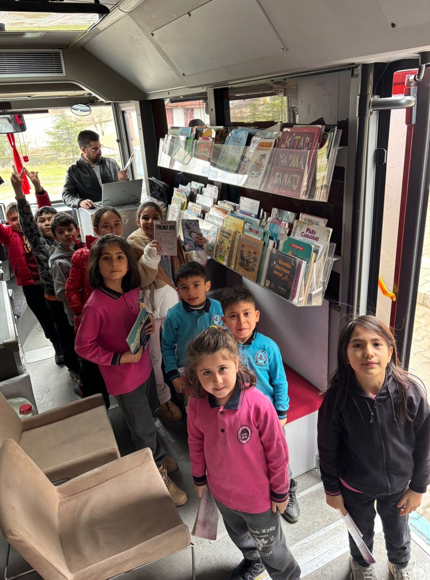 Kırşehir’de Kütüphane Kültürü Minik Okurlara Taşınıyor2-1