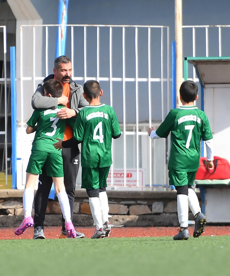Mucurgücüspor, Liderliğe Yükseldi 4 (1)