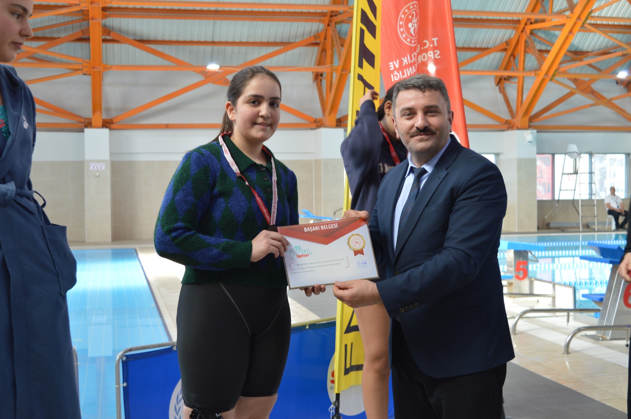 Yüzmede Dereceye Girenler, Ödüllendirildi (1)