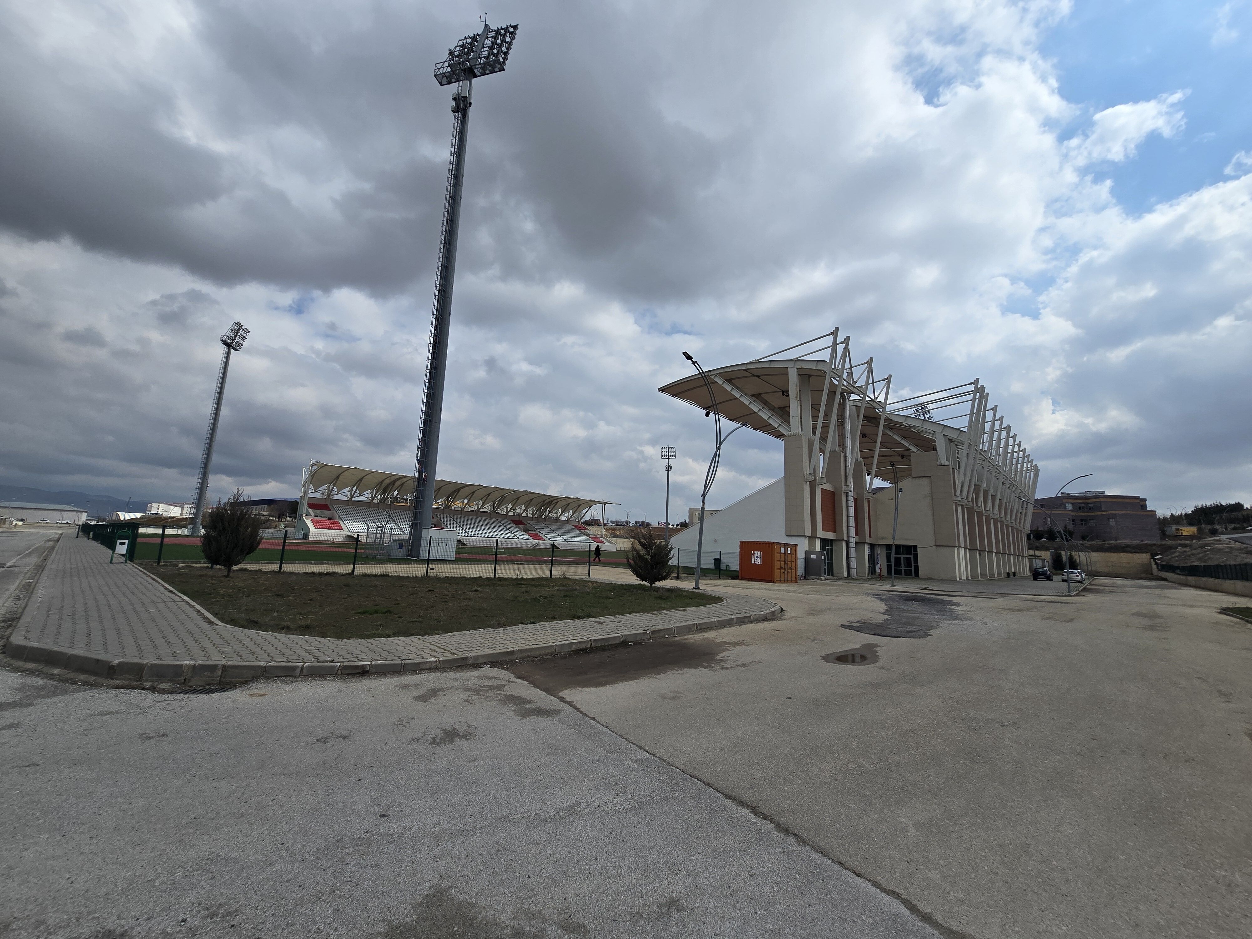 Ahi̇ Evran Stadyumu 5 Yildir Sessi̇z (3)