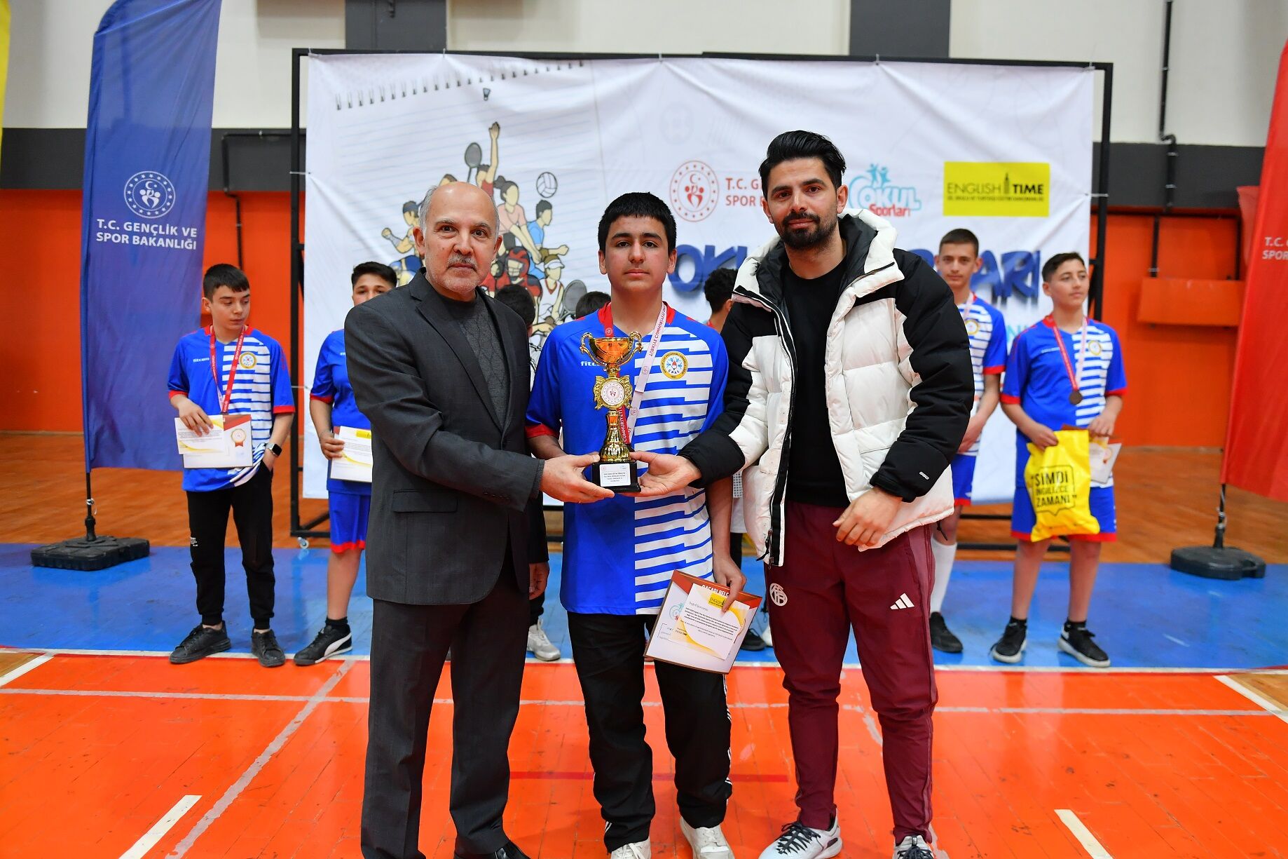 Akpınar Ortaokulu Futsalda Il Üçüncüsü Oldu