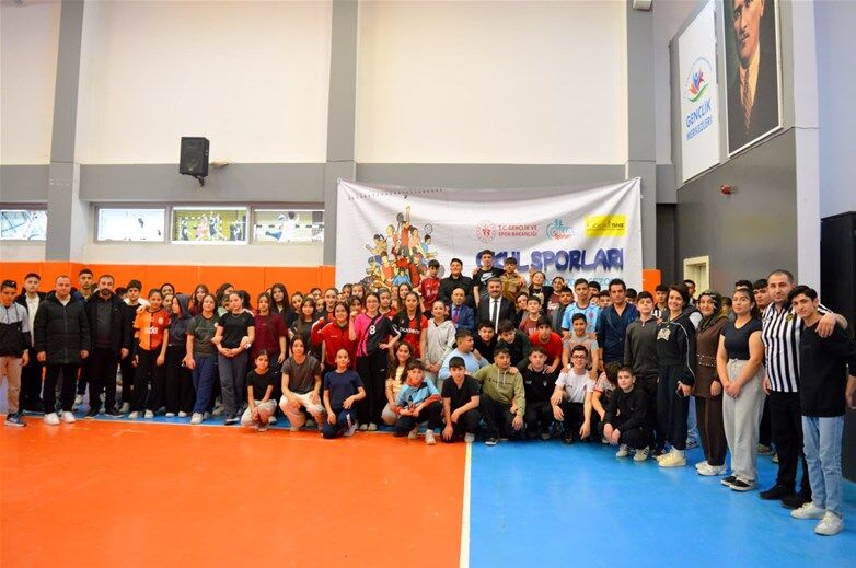 Bilekler Büküldü, Madalyalar Sahiplerini Buldu (1)