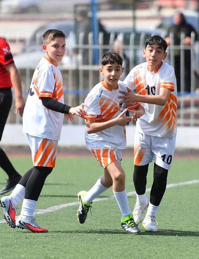 Cacabey Güle Oynaya Fi̇nalde 4 (2)