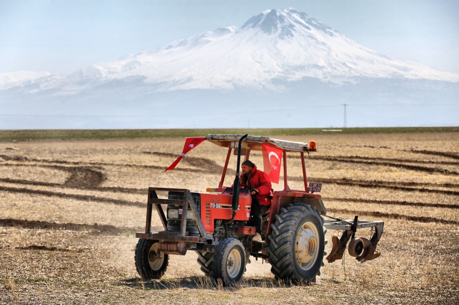 Çiftçi Tarlasına Traktörle Korkma Yazdı22