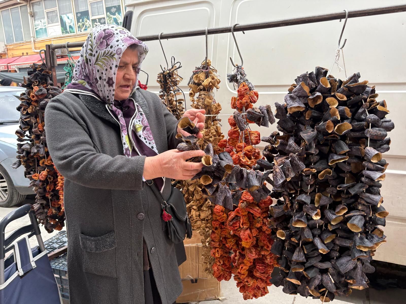 Kırşehir’de Bamya “Gram Gram” Satılıyor2