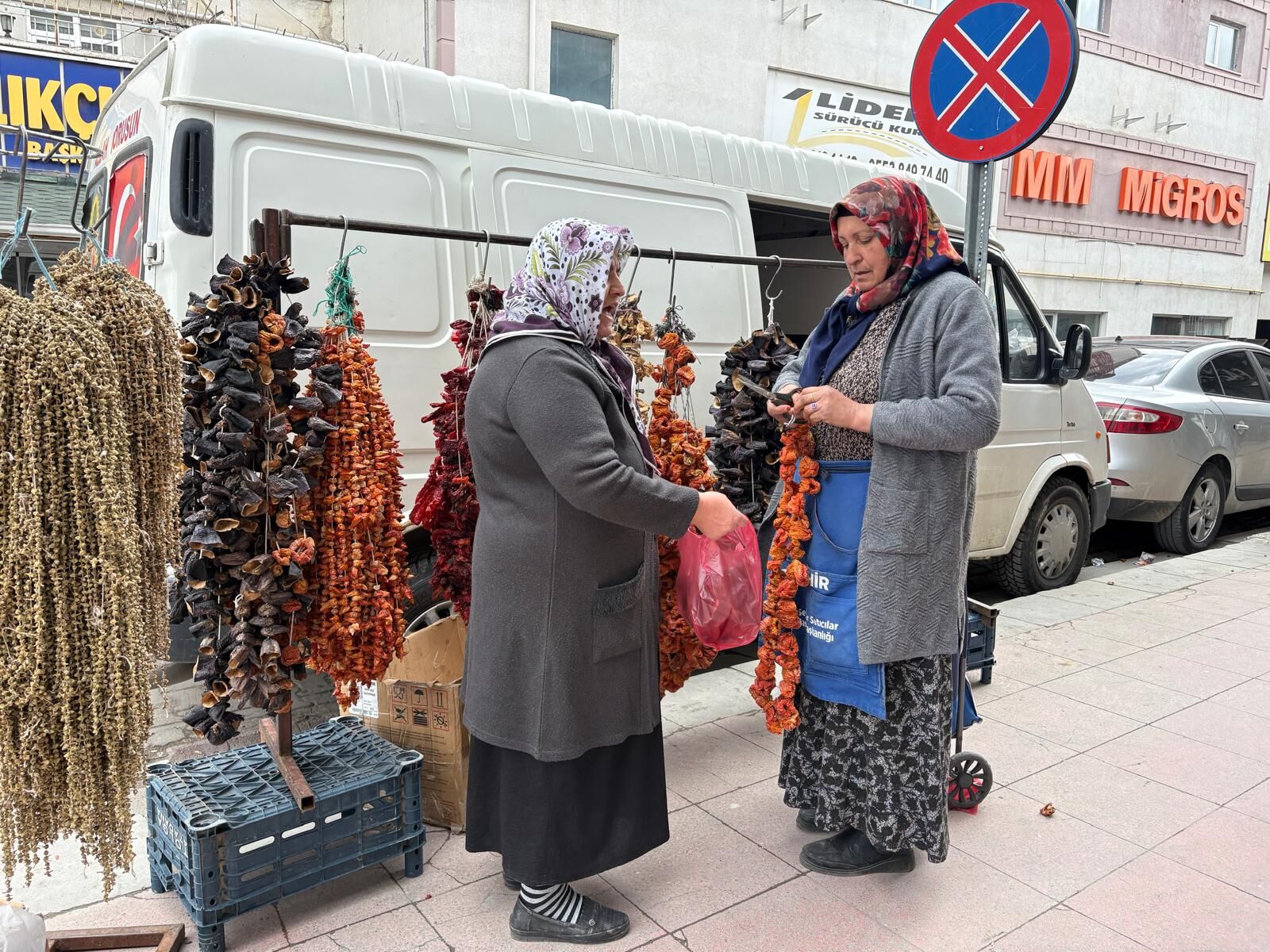 Kırşehir’de Bamya “Gram Gram” Satılıyor4