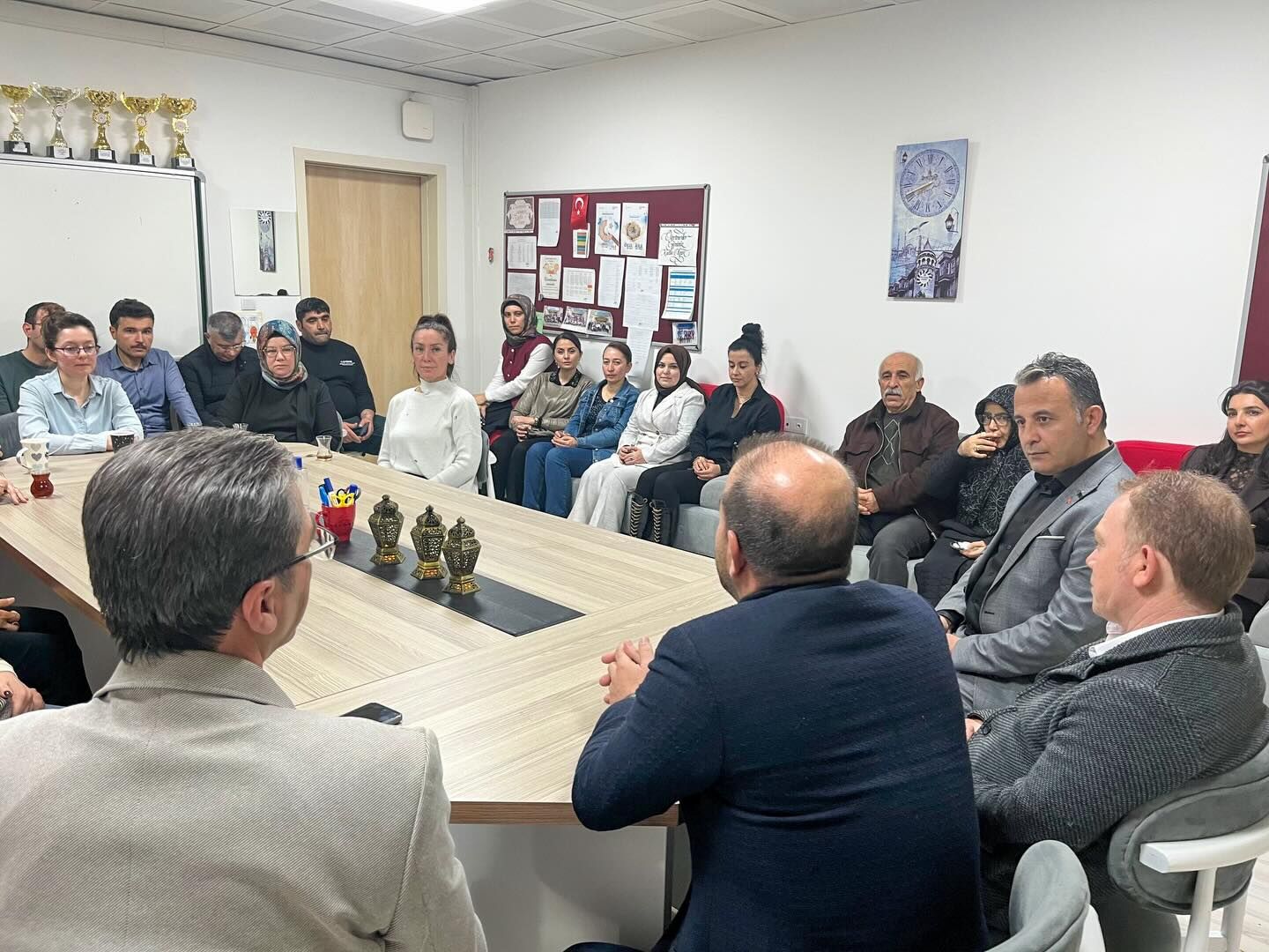 Kırşehir’de Öğrenciler Ve Öğretmenler Ramazan Iftarında Buluştu