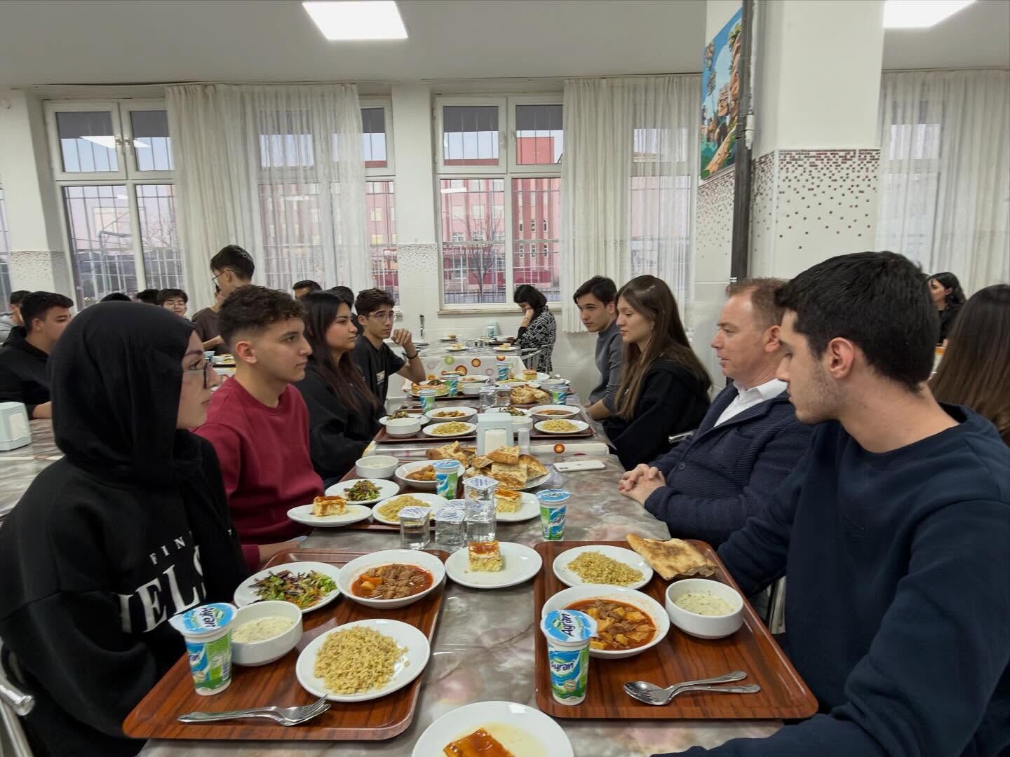 Maarifin Kalbinde Ramazankırşehir’de Öğrencilerle Iftar Buluşması1