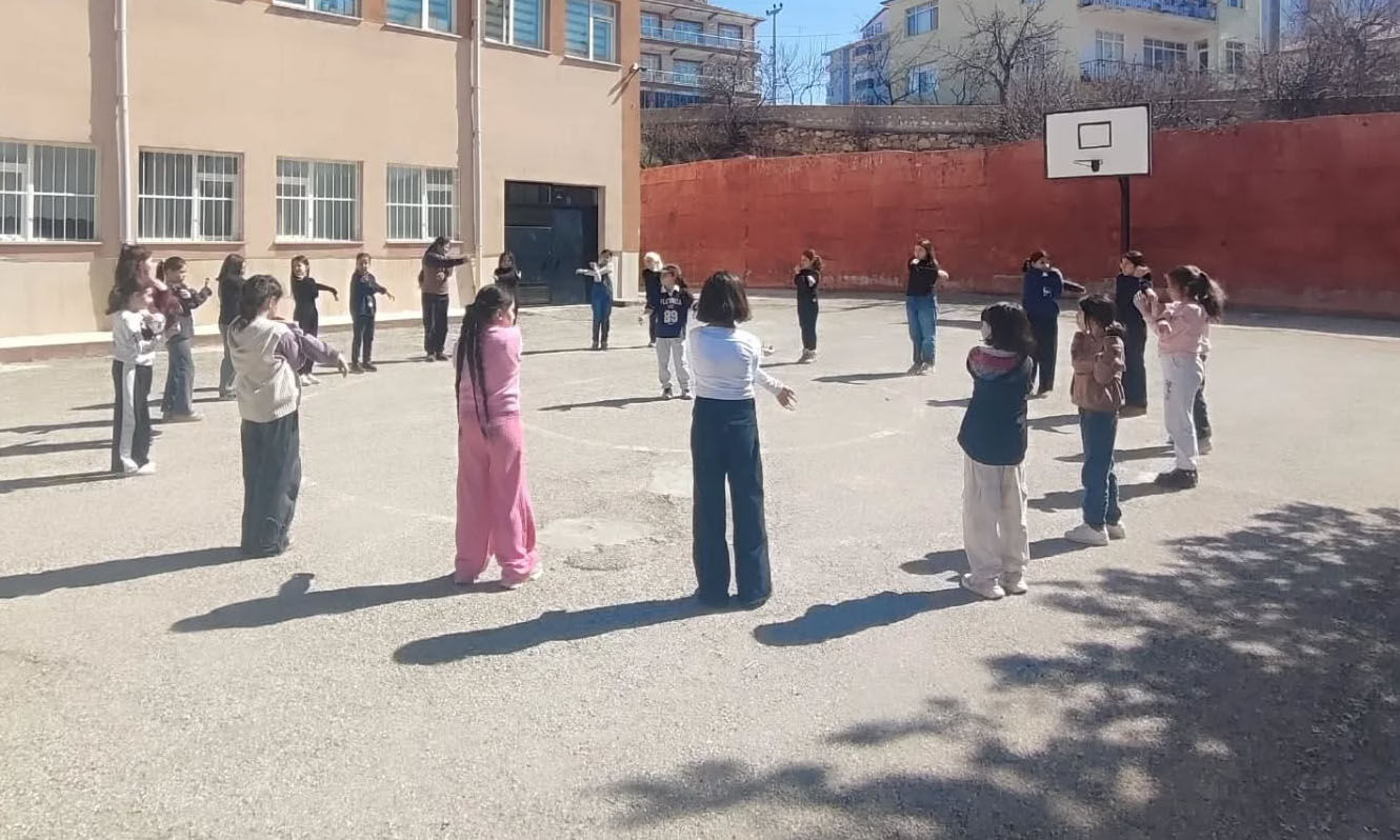 Mucur’da Altyapı Hamlesi, Geleceğin Şampiyonları Okullarda Yetişiyor (4)