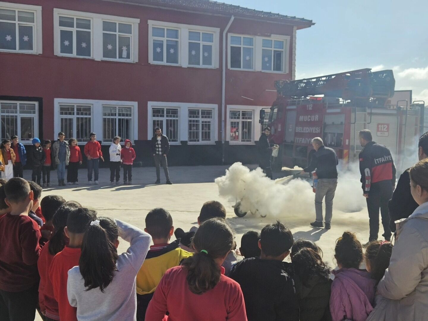 Mucur’da Öğrenciler Deprem Ve Yangın Tatbikatında Bilinçlendi4