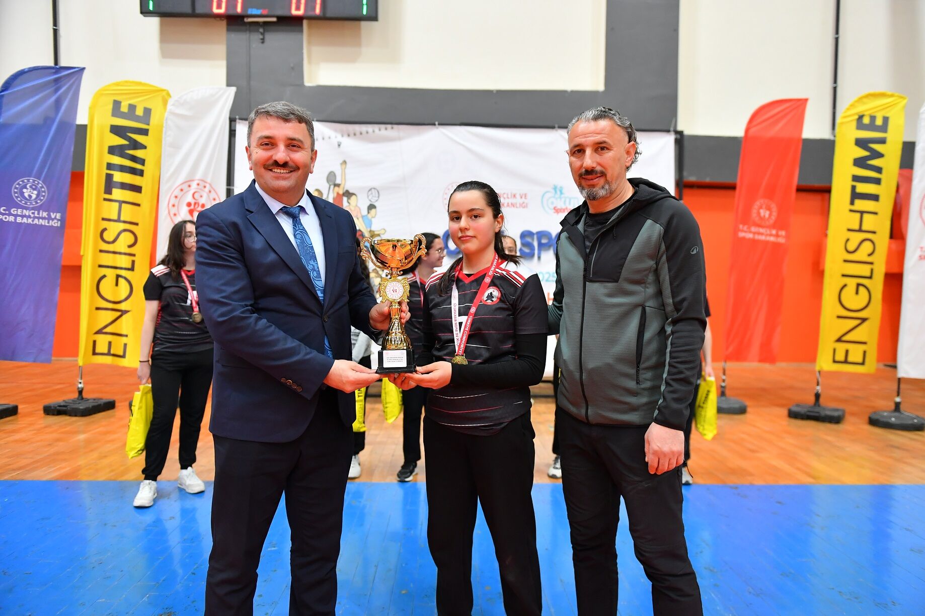 Ömer Hali̇sdemi̇r, Yi̇ne Şampi̇yon (1)