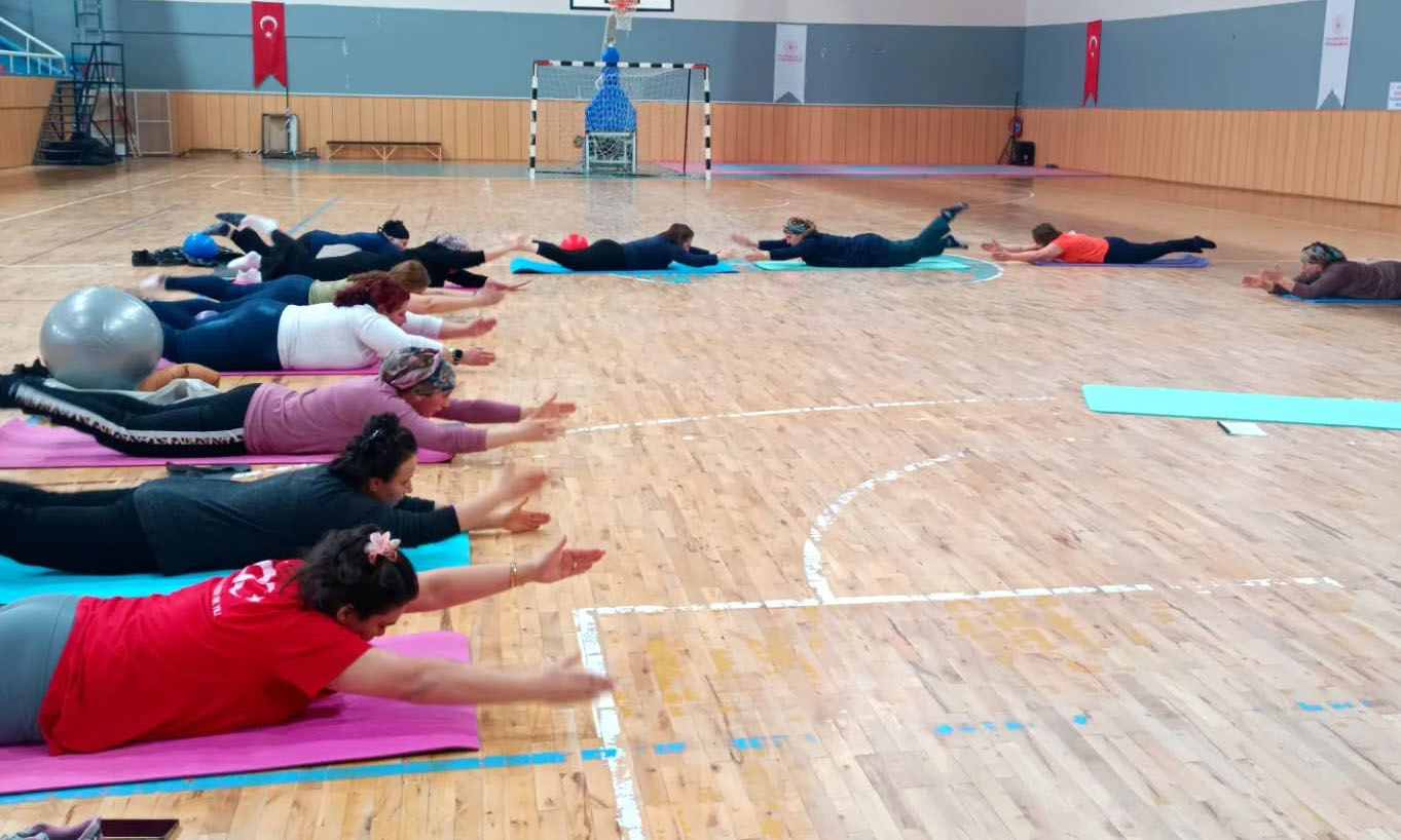 Pilates Kurslarıyla, Sağlıklı Yaşama Adım Atıyorlar (3)