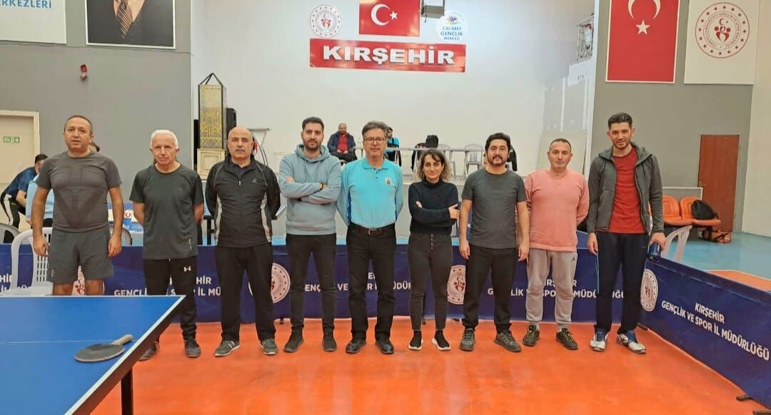 Sağlik Çalişanlari Masa Teni̇si̇ Turnuvasinda Buluşuyor (2)