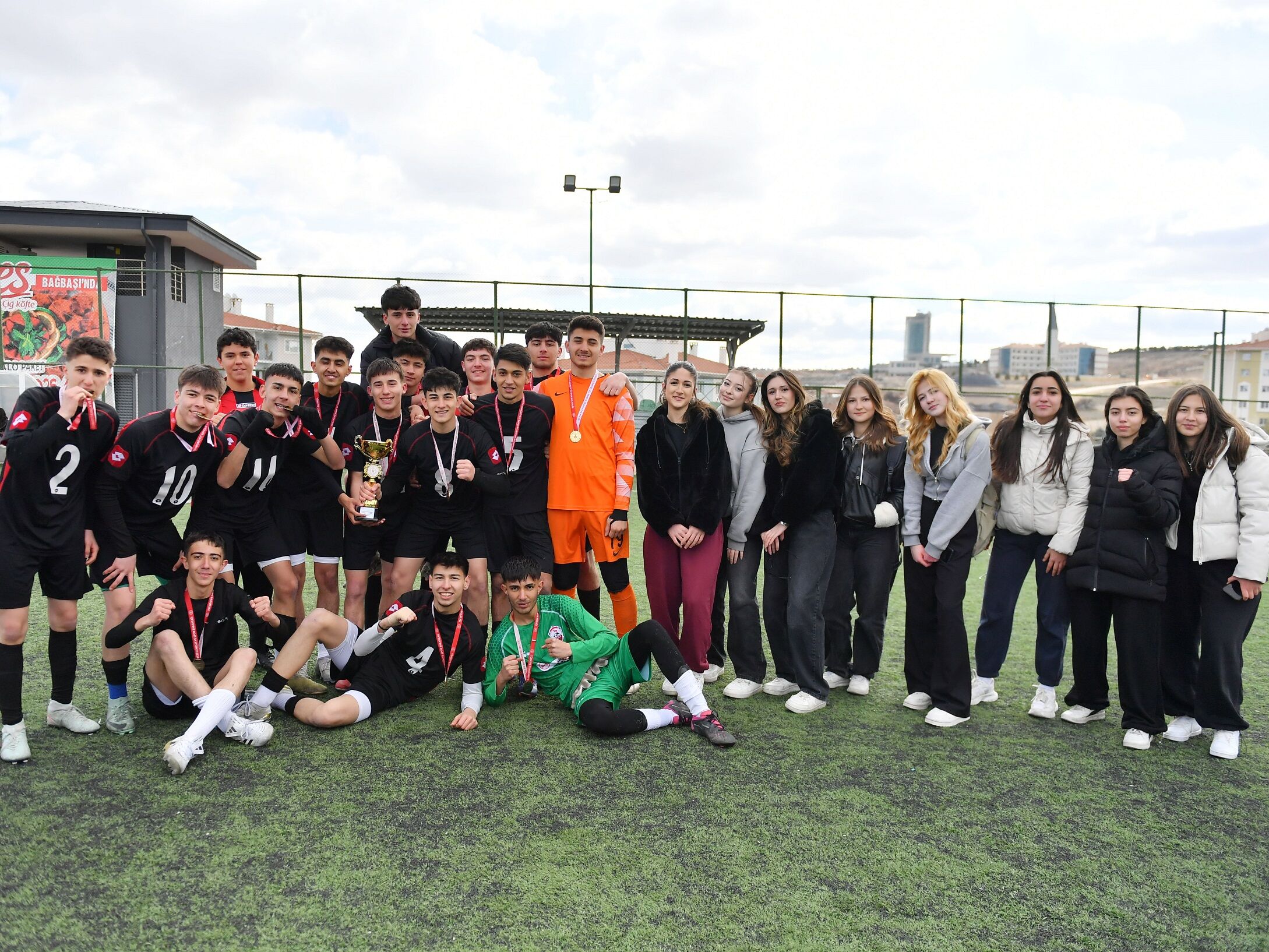 Şampi̇yon Mehmet Aki̇f Ersoy Li̇sesi̇ Oldu (2)