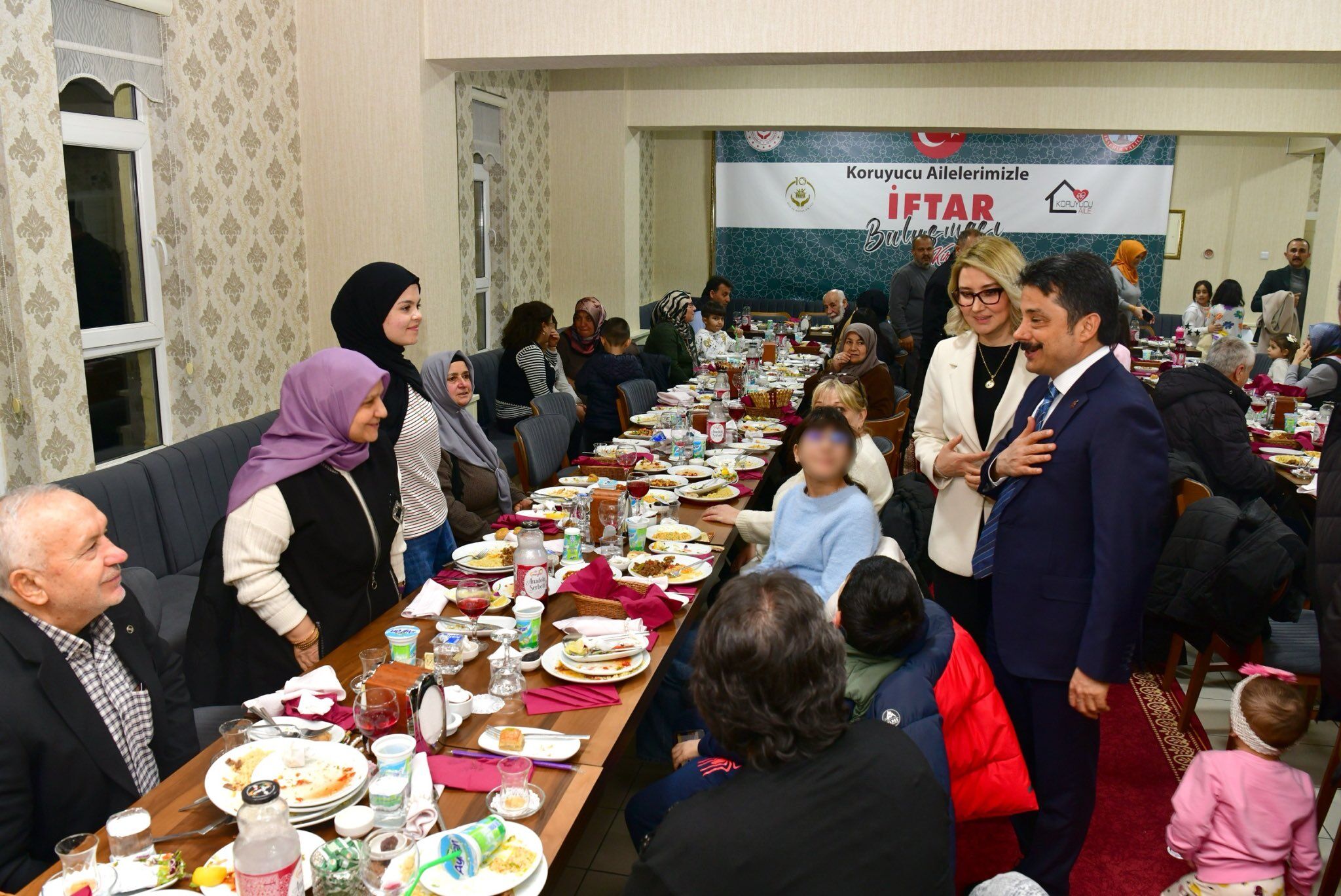 Vali Demiryürek, Sahurda Askerle, İftarda Koruyucu Ailelerle1