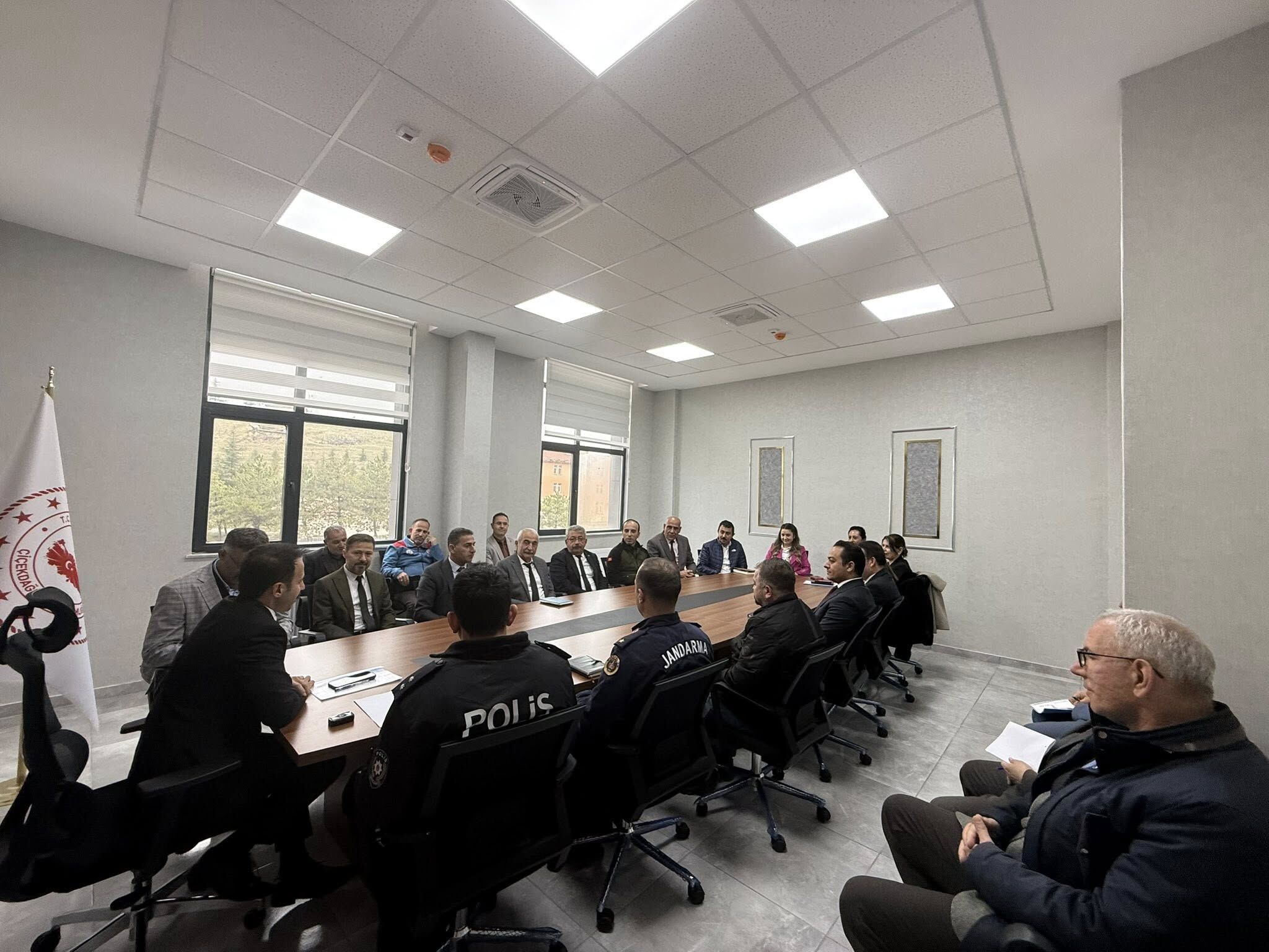 666789681 1261737796147707 2092069818583896009 N