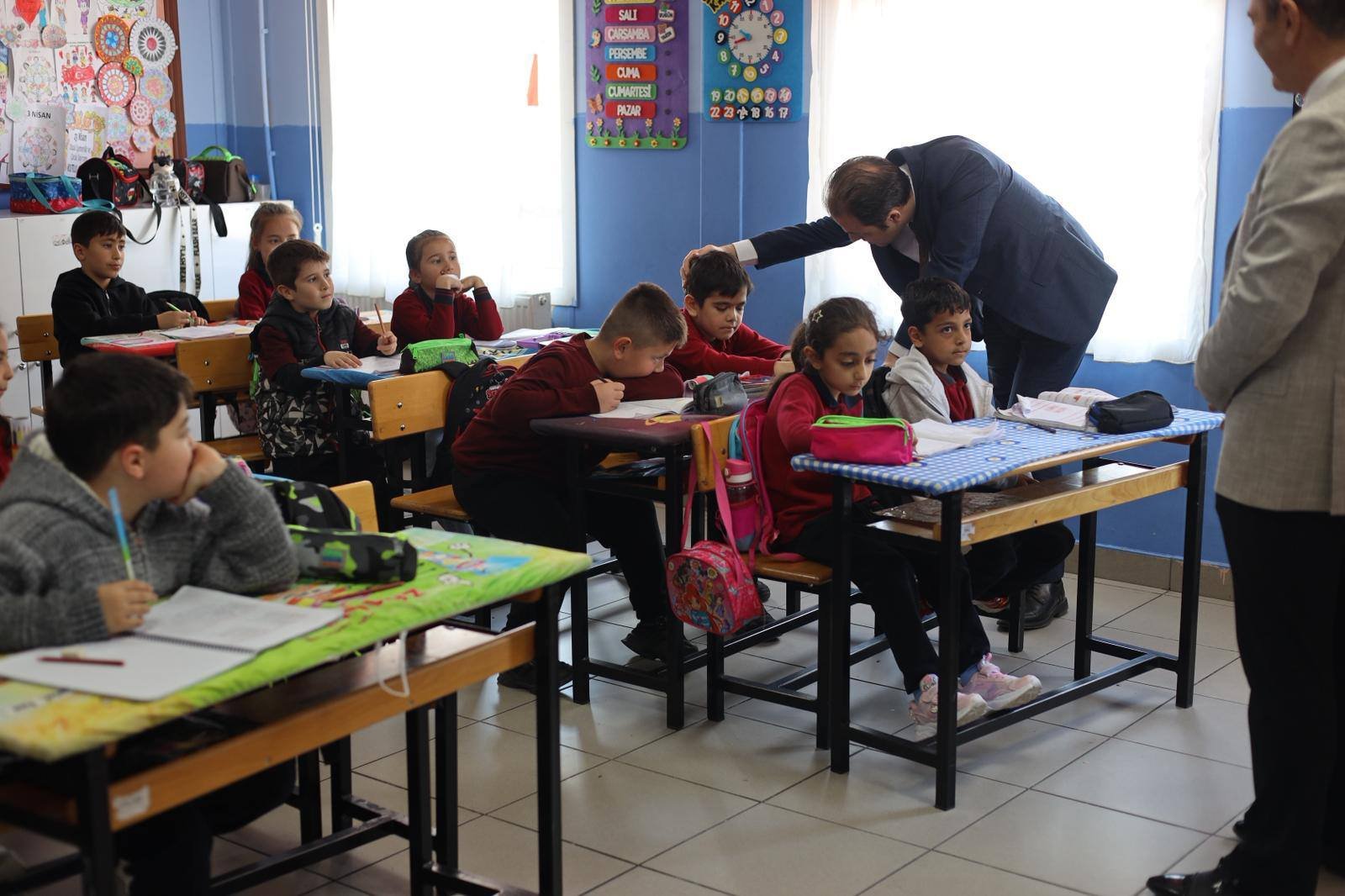 Kaymakam Tok, Miniklerle Buluştu1