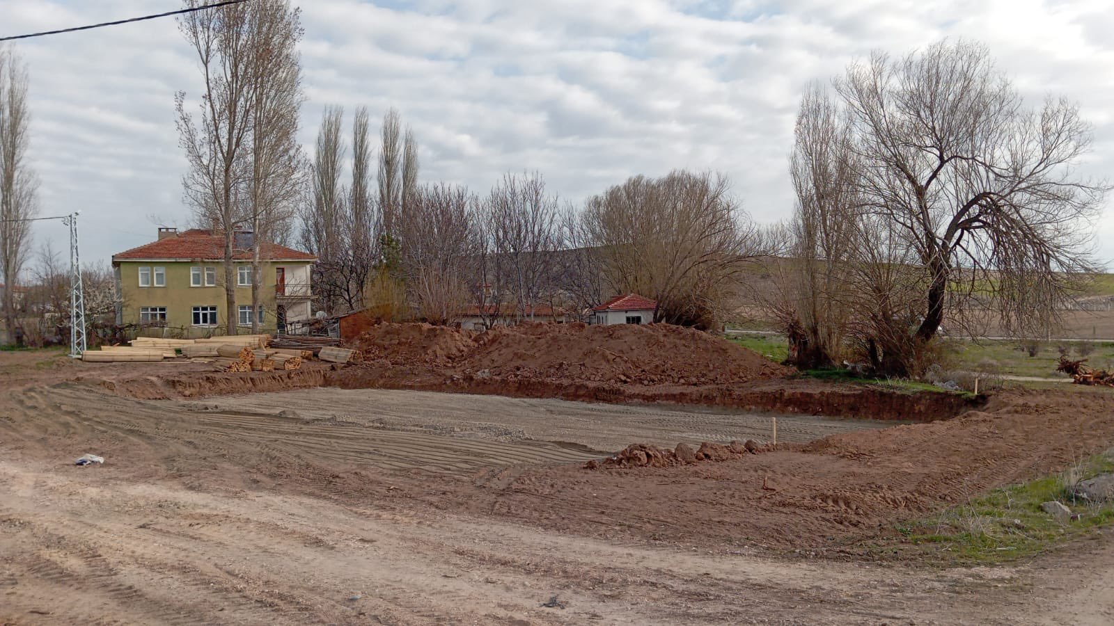 Kırşehir’de 112 Acil İstasyonu İçin İlk Kazma Vuruldu1