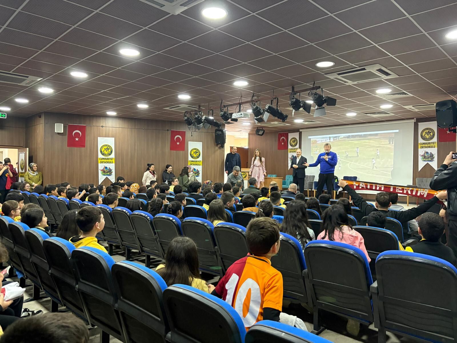 Kırşehir’de Tanju Çolak Rüzgârı2