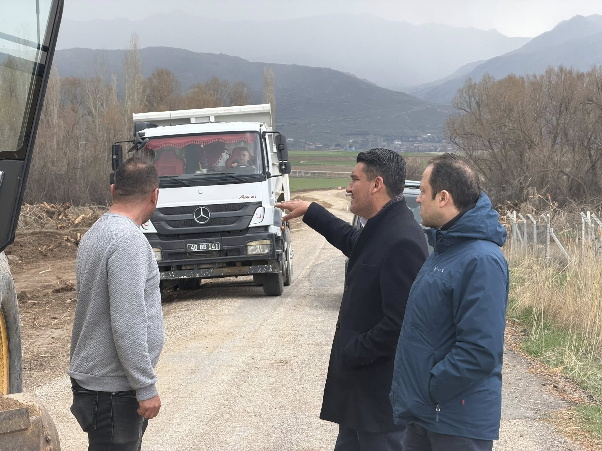 Kırşehir’de Yeni Seçilen Başkan Ayağının Tozuyla Sahaya İndi!