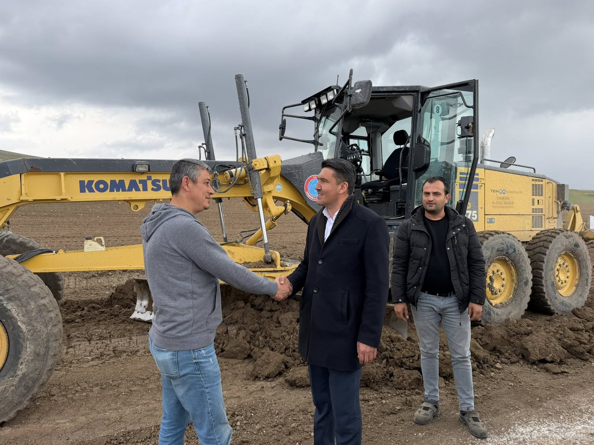 Kırşehir’de Yeni Seçilen Başkan Ayağının Tozuyla Sahaya İndi!2