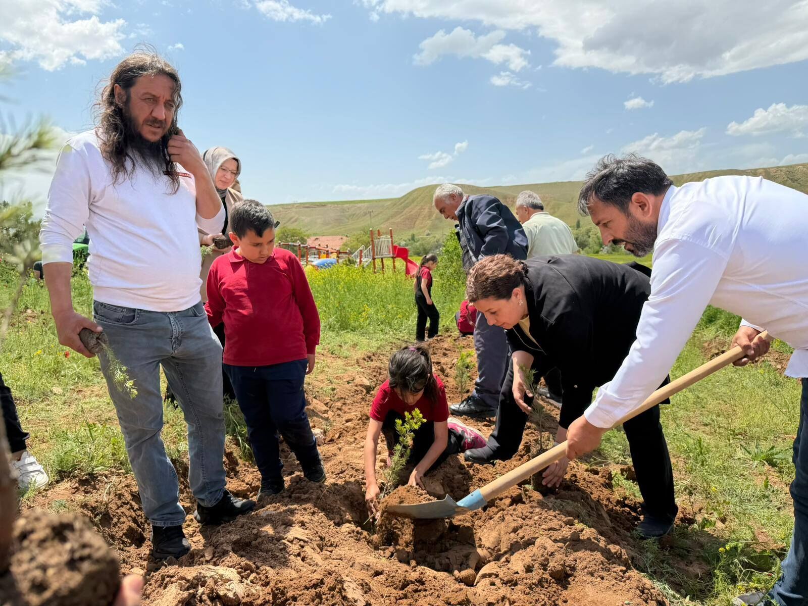 Başkan Seher Ünsal’dan Sıdıklı Okulu’na Ziyaret1