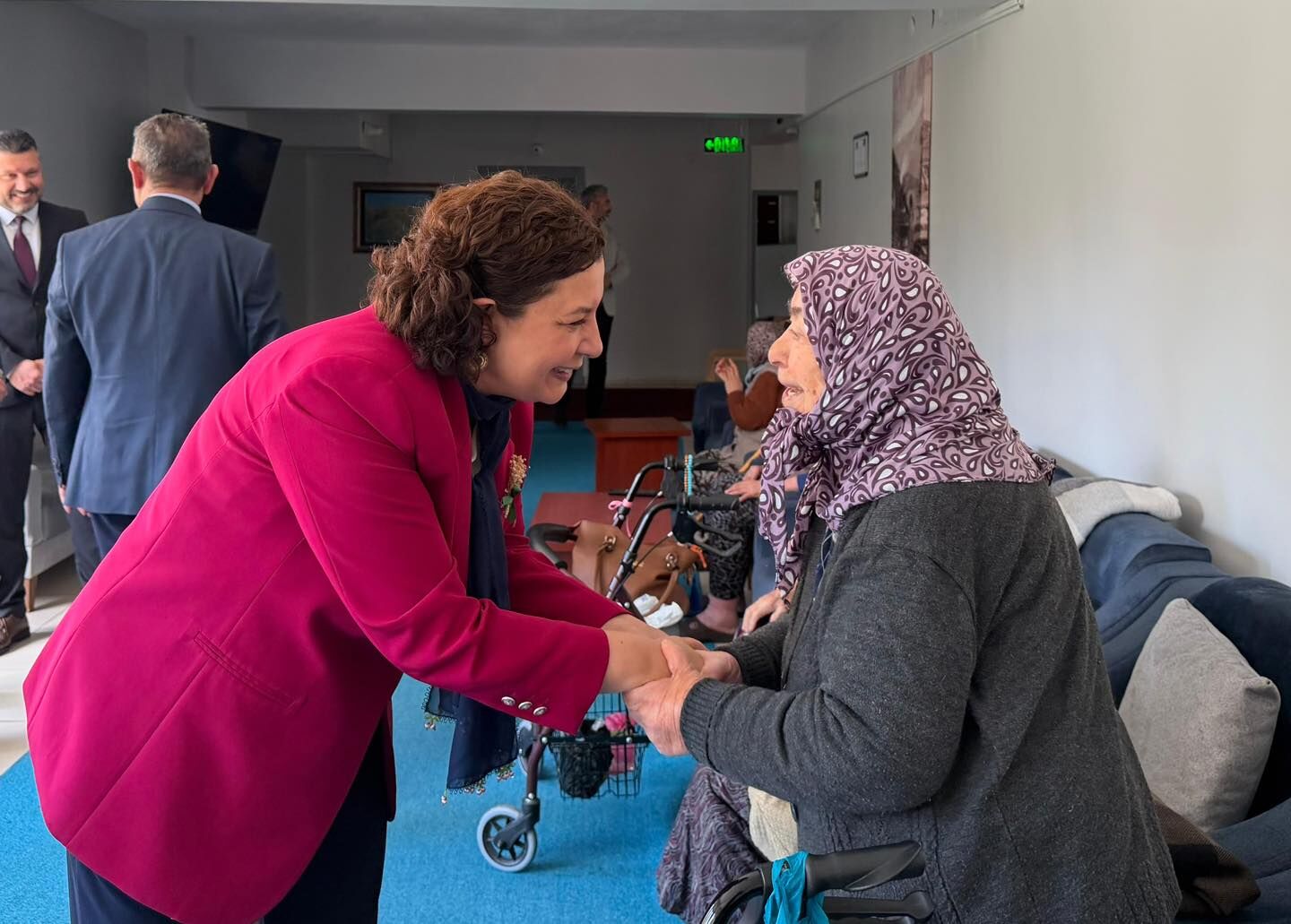 Başkan Ünsal, Bayram Arifesinde Onları Unutmadı!