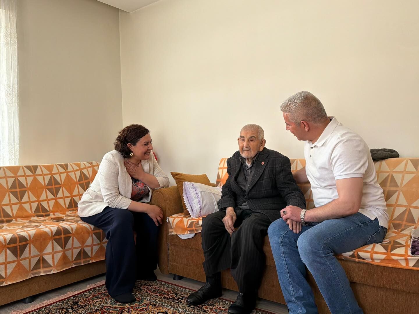 Başkan Ünsal, Bayram Arifesinde Onları Unutmadı!5
