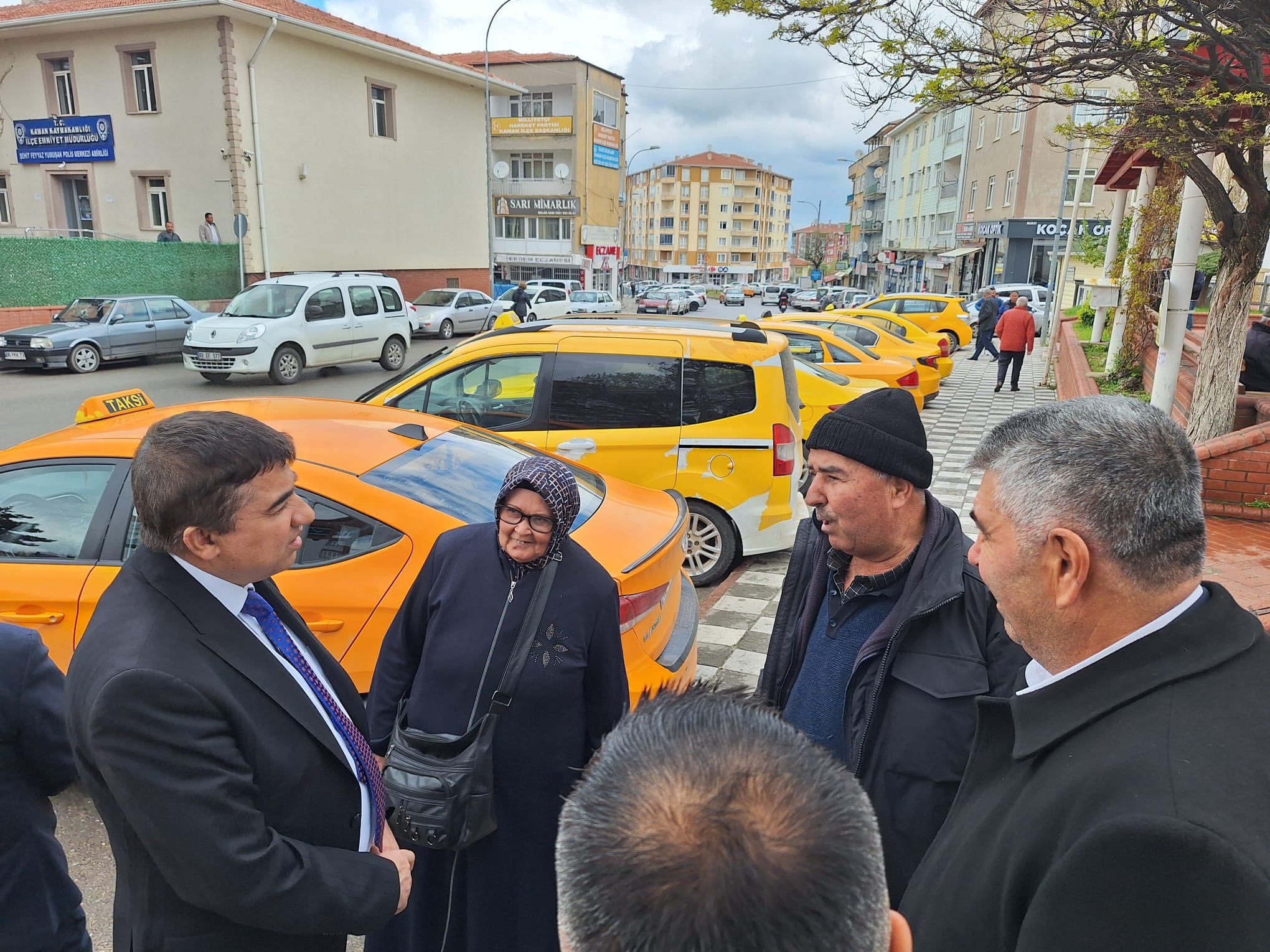 Bizim Yerimiz Salonlar Değil, Halkın Yanıdır2