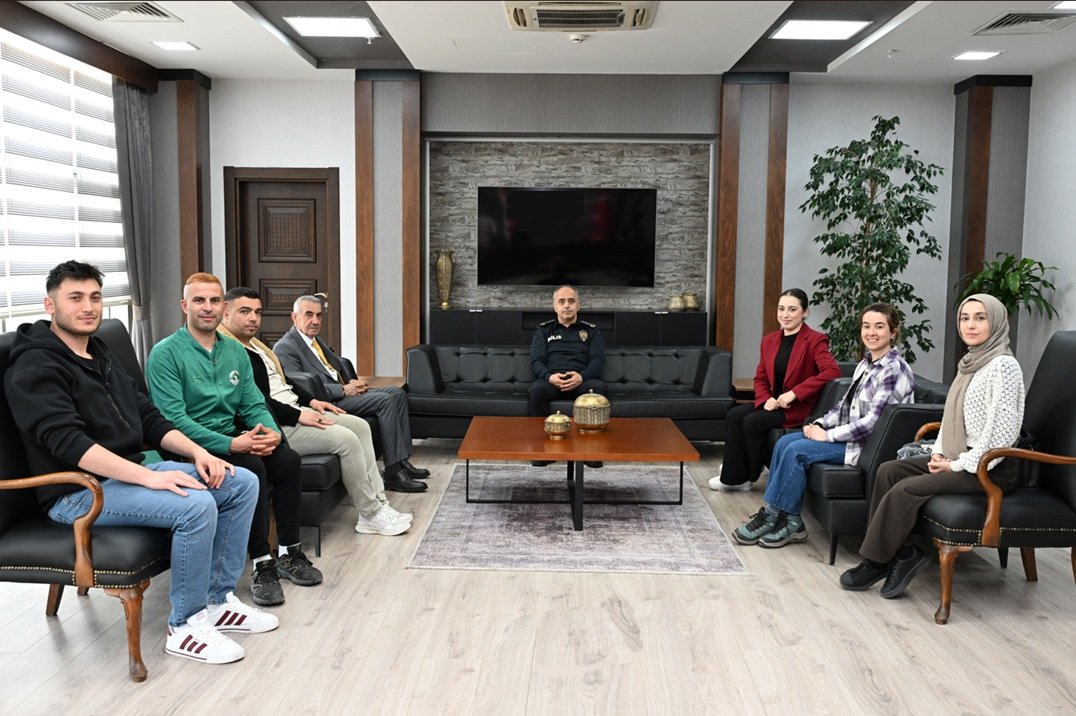 Kırşehir Çiğdem’den Emniyet Müdürü Mesut Görücü’ye Ziyaret111