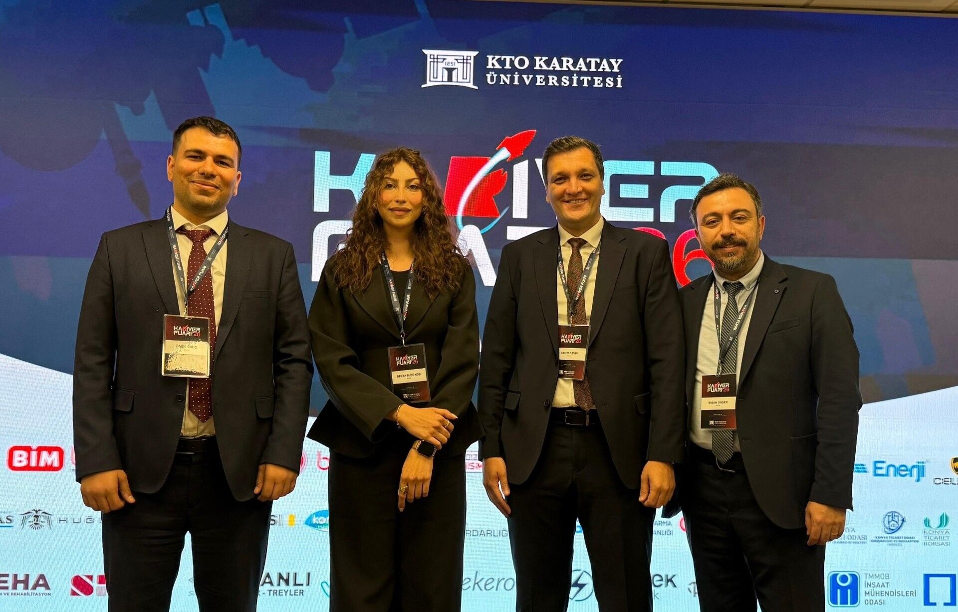 Medaş, Kariyer Fuarı’nda Gençlerle Buluştu1