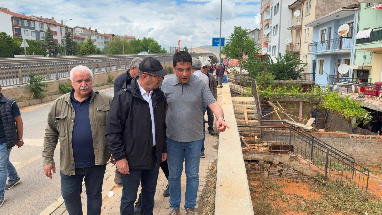 Chp Heyetinden Sel Baskını Sonrası Esnafa Destek