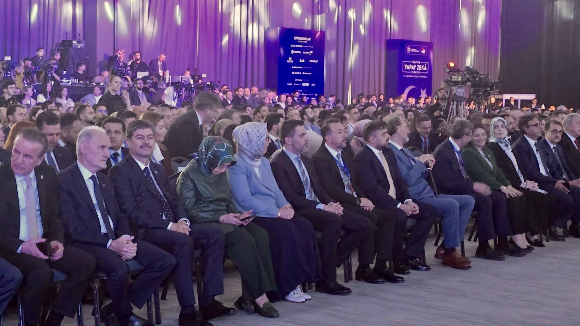 Milletvekili Erkangeleceğin Dünyasına Kararlılıkla Hazırlanıyoruz2